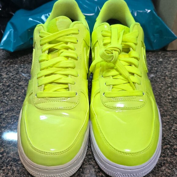 Nike Air Force 1 '07 LV8 UV Volt size 9 Mens - Picture 10 of 16